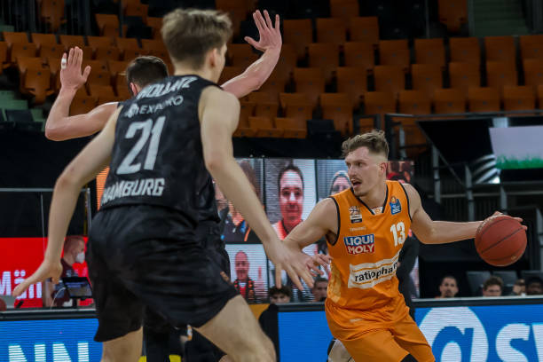 而另一场赛 而另一场赛