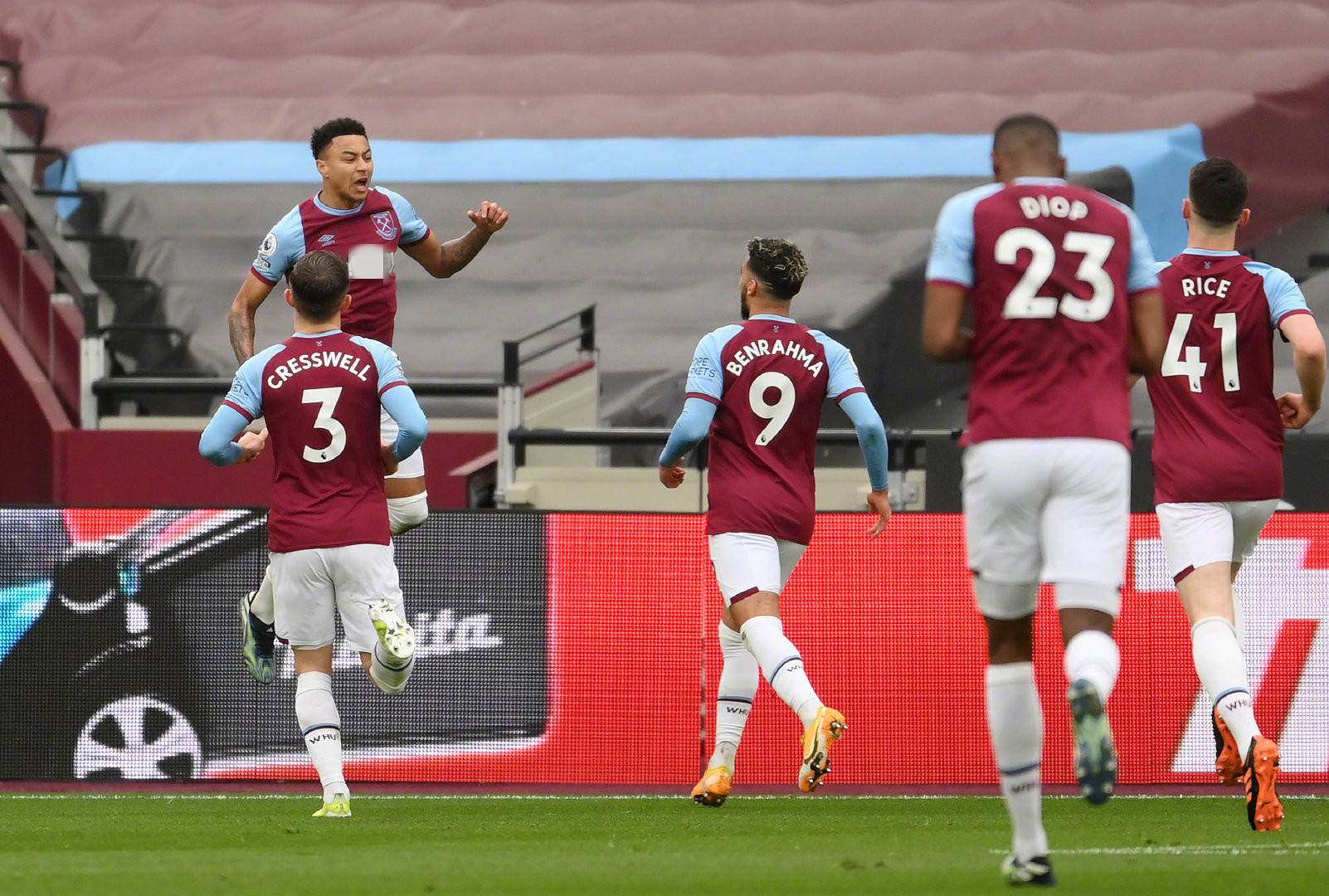 团队合作以 团队合作以